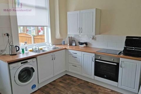 2 bedroom terraced house to rent, Royton, Oldham OL2