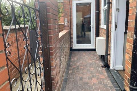 undefined, Sherbrooke Street, Lincoln