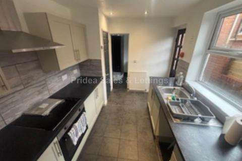 undefined, Sherbrooke Street, Lincoln
