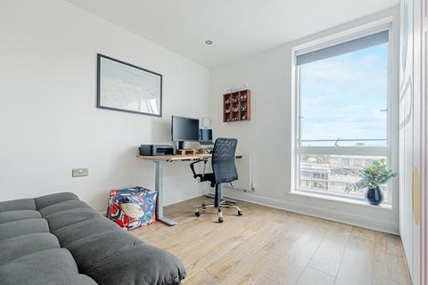 2 bedroom penthouse to rent, Hertford Road, London, N1