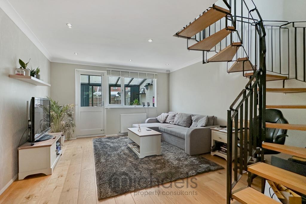Living Room/Dining Area