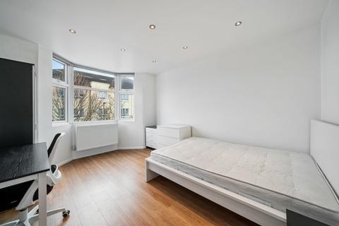 4 bedroom end of terrace house for sale, Ladysmith Road, London, N17