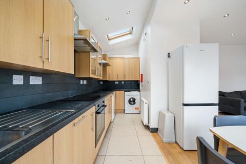 4 bedroom end of terrace house for sale, Ladysmith Road, London, N17