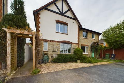 3 bedroom semi-detached house for sale, Kenilworth Close, Hereford HR2