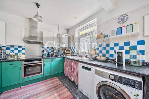 84 Alliance Road, London, SE18 2BA