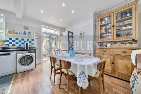 84 Alliance Road, London, SE18 2BA