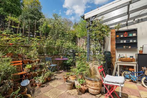 84 Alliance Road, London, SE18 2BA