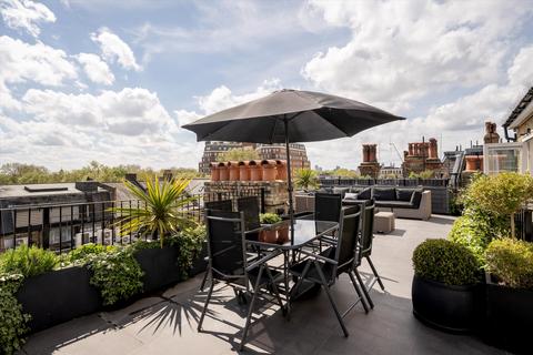 3 bedroom penthouse for sale, Culford Gardens, London, SW3