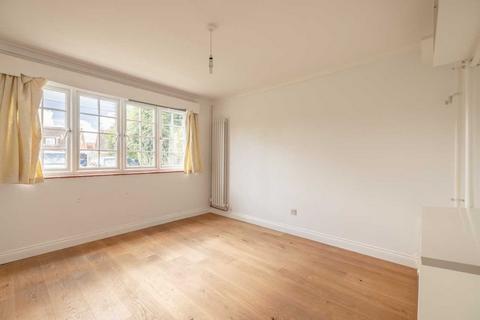 46 Fairfield Approach, Wraysbury, Staines, TW19 5DS