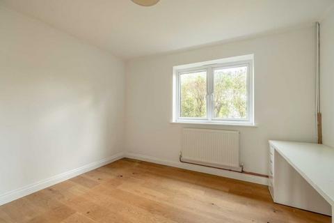 46 Fairfield Approach, Wraysbury, Staines, TW19 5DS
