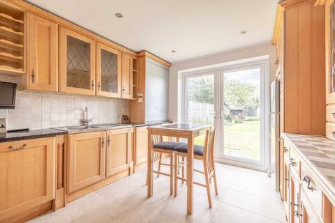 46 Fairfield Approach, Wraysbury, Staines, TW19 5DS