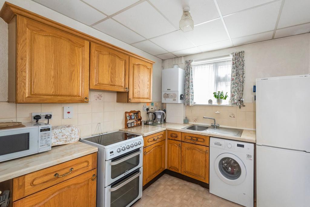 Herbert Road, Bexleyheath, DA7 2 bed £325,000