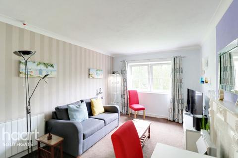 1 bedroom retirement property for sale, Avenue Road, London