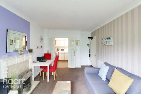 1 bedroom retirement property for sale, Avenue Road, London