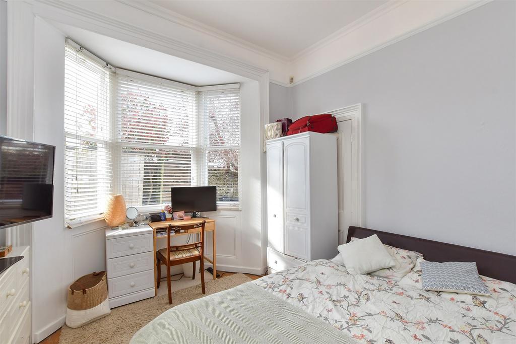 Snug/ Bedroom 6