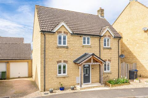 4 bedroom detached house for sale, Avenue De Gien, Malmesbury