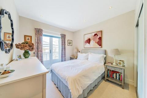 2 bedroom flat for sale, Battersea Bridge Road, Battersea