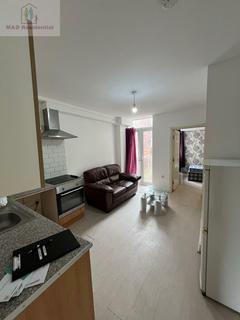 2 bedroom flat to rent, Gorton, Manchester M18