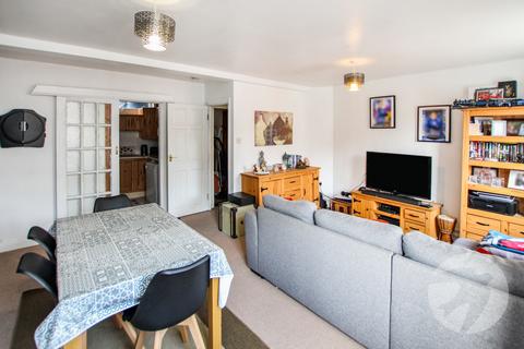 2 bedroom flat for sale, Blunts Road, Eltham, London, SE9