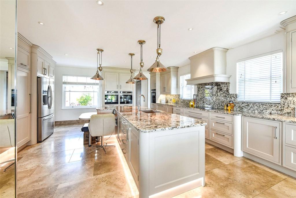 Kitchen/Breakfast Rm