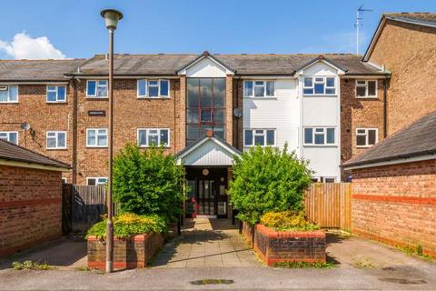 St. Andrews,  Bracknell,  RG12