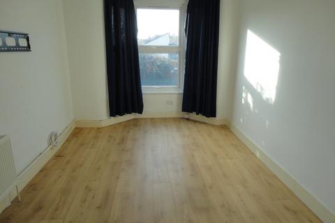2 bedroom flat to rent, Sheridan Road, London E12