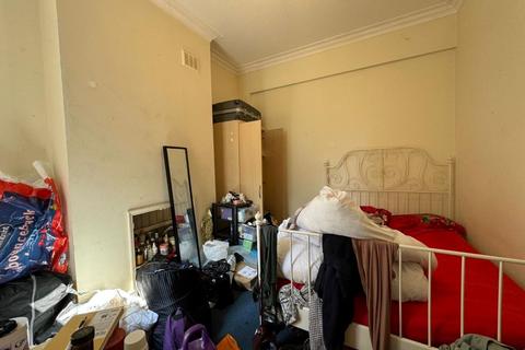 53 Clifford Gardens, London, NW10 5JE