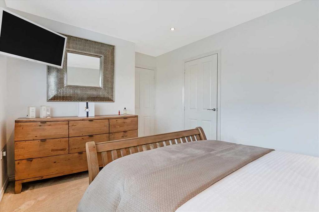 Bedroom Two (2)
