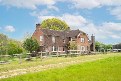 Middle Barn Lyons Road, Slinfold, Horsham, RH13 0QT