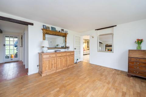 Middle Barn Lyons Road, Slinfold, Horsham, RH13 0QT