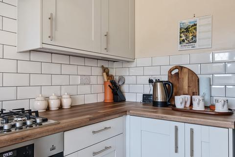 35 Oswald Close, Fetcham, Leatherhead, KT22 9UA