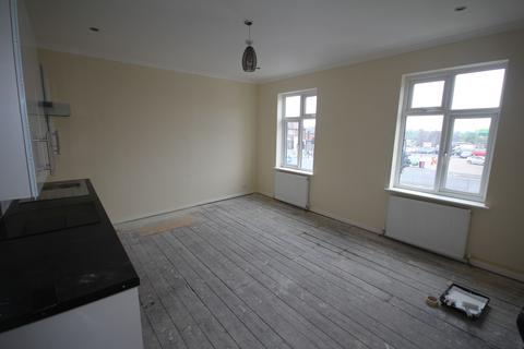 2 bedroom flat to rent, New Broadway, Uxbridge, UB10