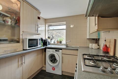 2 bedroom maisonette for sale, London, NW2