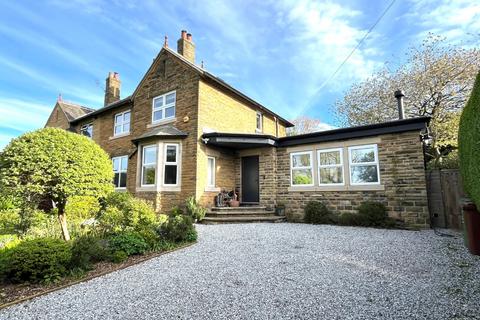 4 bedroom semi-detached house for sale, Ackworth Drive, Yeadon, Leeds, West Yorkshire, LS19