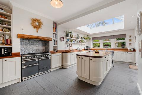 4 Ackworth Drive, Yeadon, Leeds, LS19 7BR