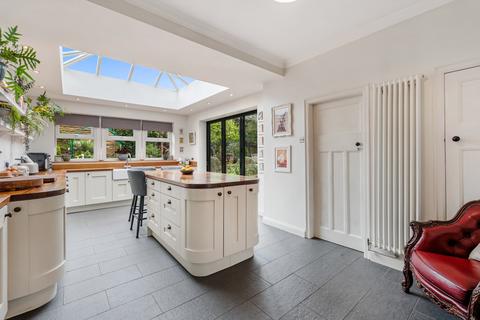 4 Ackworth Drive, Yeadon, Leeds, LS19 7BR