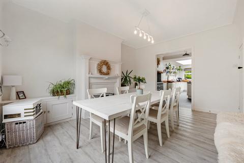 4 Ackworth Drive, Yeadon, Leeds, LS19 7BR