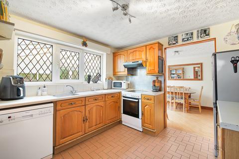 5 Broome Close, Headley, Epsom, KT18 6LW