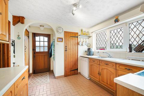5 Broome Close, Headley, Epsom, KT18 6LW