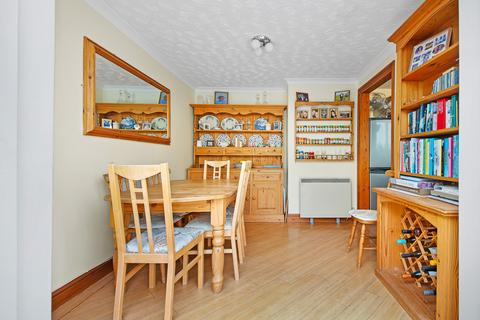 5 Broome Close, Headley, Epsom, KT18 6LW