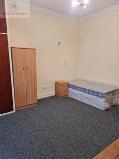 Studio to rent, 50 Ash Tree Road, Manchester M8
