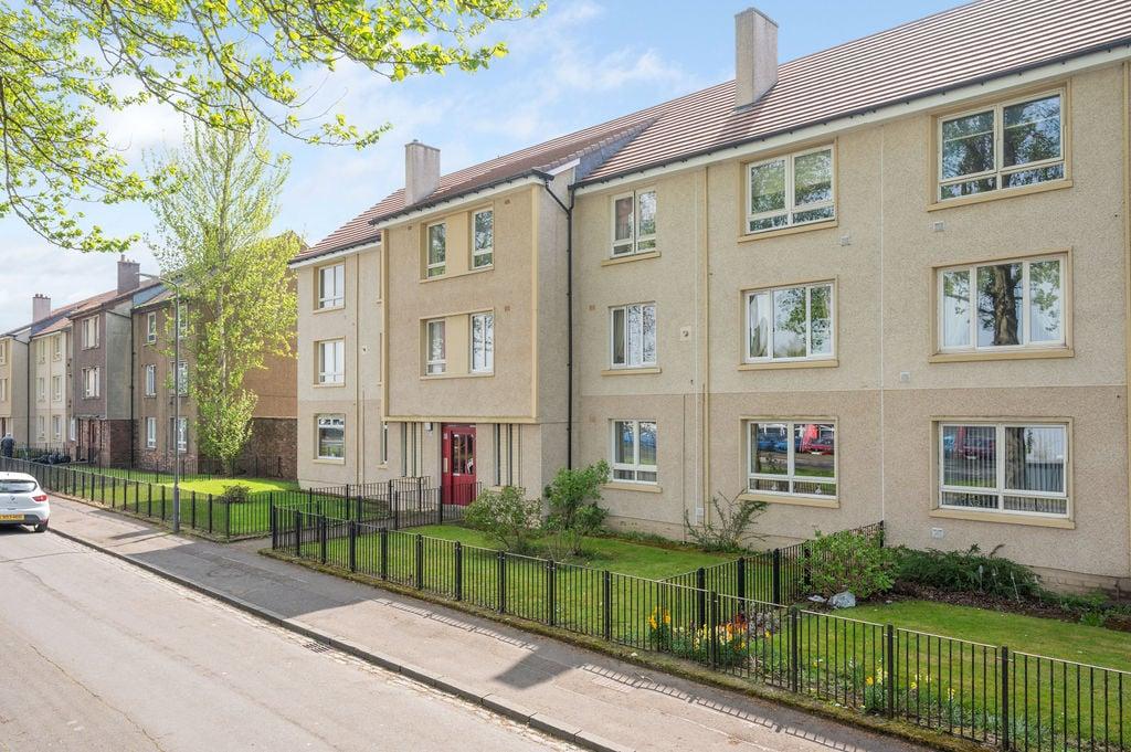 Glasgow Road, Camelon, Falkirk, FK1 3 bed apartment for sale £85,000