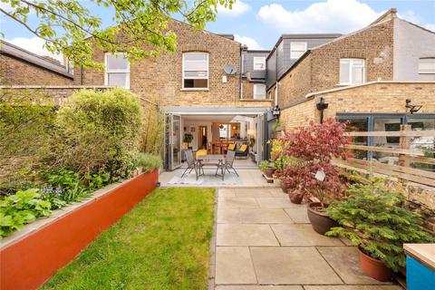 4 bedroom terraced house to rent, Purves Road, London, NW10