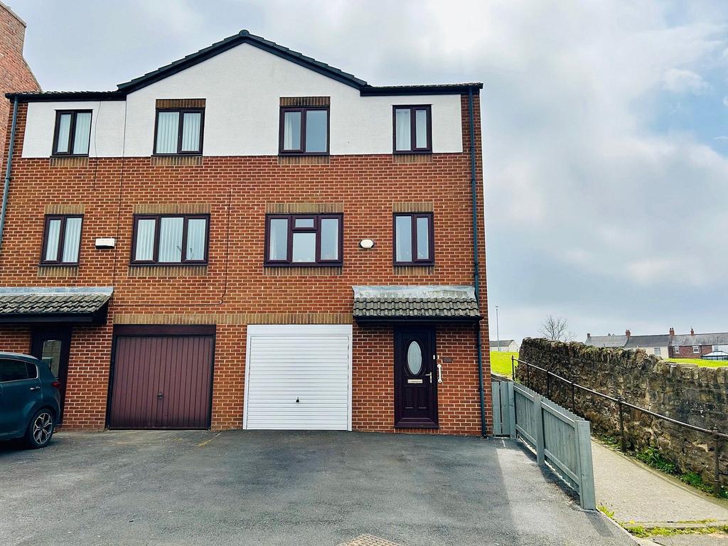 Wharton Street, Coundon, Auckland, DL14 4 bed townhouse for sale