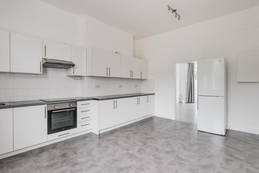 Bickerton Road, Archway, N19 6 bed terraced house £5,200 pcm (£1,200 pw)