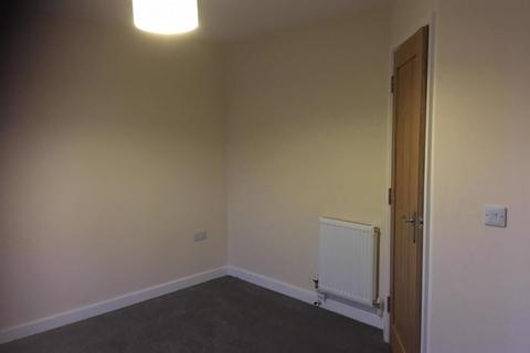 2 bedroom flat to rent, Fowlers Road, Salisbury