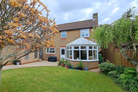 4 bedroom detached house for sale, Barton on Sea