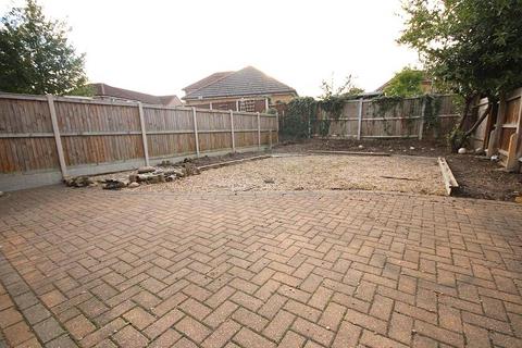 3 bedroom house to rent, Sunrise Avenue, Chelmsford, CM1