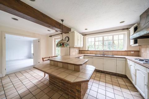 4 bedroom detached house to rent, Pinecote Drive, Sunningdale, Berkshire, SL5