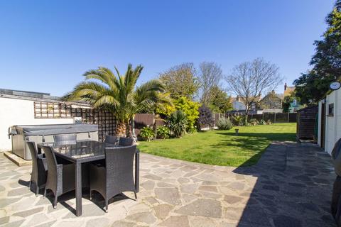 3 bedroom chalet for sale, Botany Road, Broadstairs, CT10